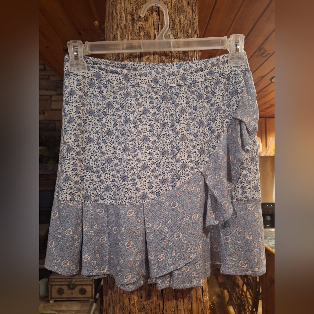 Sim & Sam Ruffle Skirt Sz Large